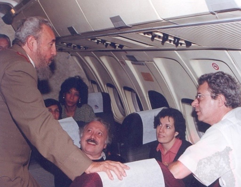 alt="Gianni Minà with Fidel Castro e Frei Betto"